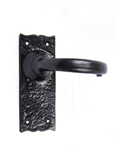 Durham Lever Latch Door Handle in Black Antique Iron (Short Plate)